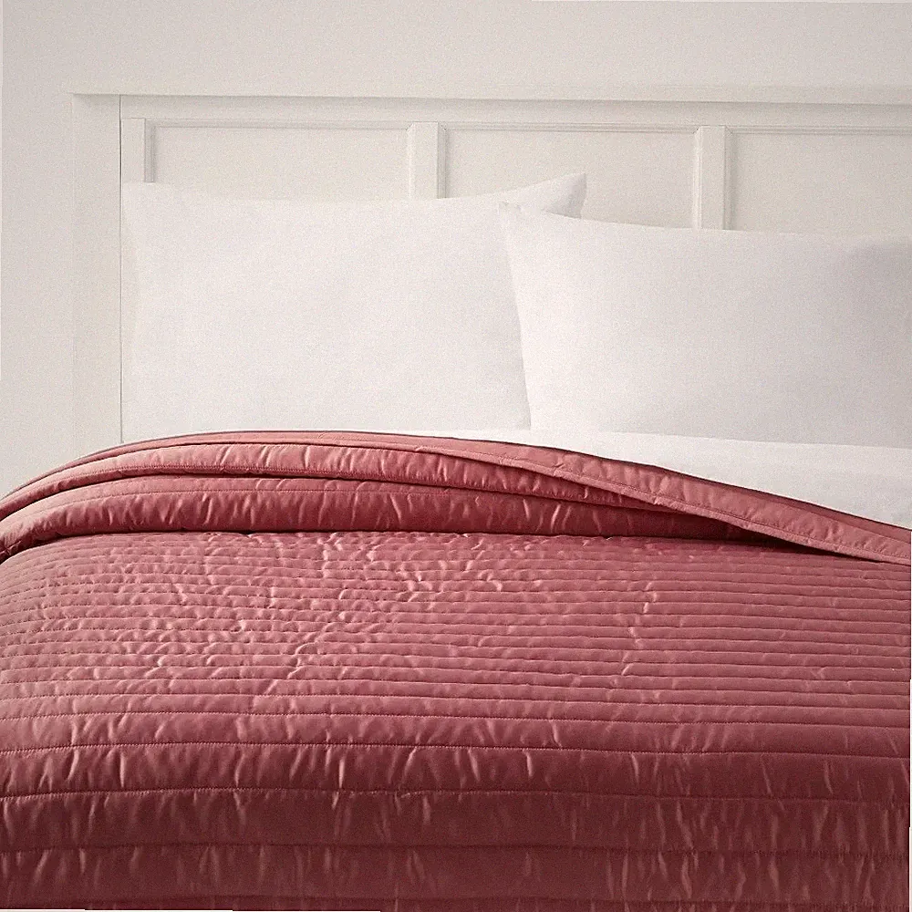 Room Essentials Twin or Twin XL Rose Pink Soft Fill Bed Quilt 66" x 92" Size